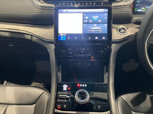 ジープ・グランドチェロキー４ｘｅ ３０ｔｈアニバーサリーエディション　弊社社有車　ワンオーナー　保証継承・認定中古車　ＬＥＤヘッドライト　純正ナビ　前席シートヒーター・ベンチレーション　前席パワーシート（Ｄ席メモリ付）　全周囲カメラ　フルセグＴＶ　ＨＵＤ　ＡＣＣ　ＢＳＭ（6枚目）