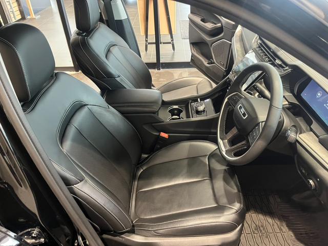 ジープ・グランドチェロキー４ｘｅ ３０ｔｈアニバーサリーエディション　弊社社有車　ワンオーナー　保証継承・認定中古車　ＬＥＤヘッドライト　純正ナビ　前席シートヒーター・ベンチレーション　前席パワーシート（Ｄ席メモリ付）　全周囲カメラ　フルセグＴＶ　ＨＵＤ　ＡＣＣ　ＢＳＭ（30枚目）