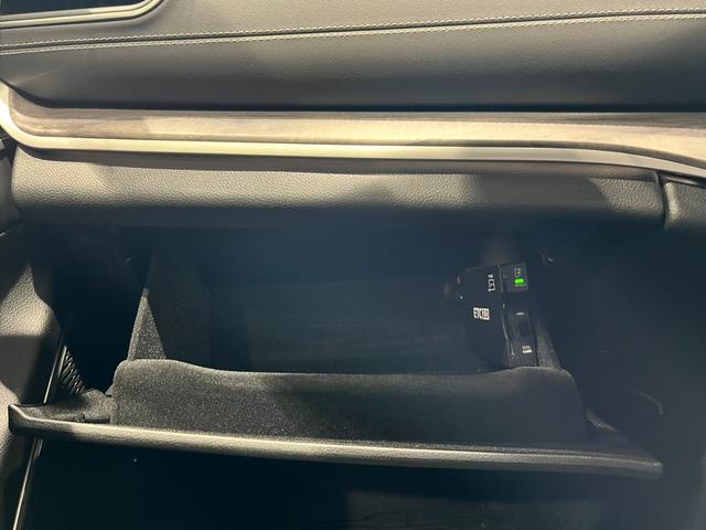 ジープ・グランドチェロキー４ｘｅ ３０ｔｈアニバーサリーエディション　弊社社有車　ワンオーナー　保証継承・認定中古車　ＬＥＤヘッドライト　純正ナビ　前席シートヒーター・ベンチレーション　前席パワーシート（Ｄ席メモリ付）　全周囲カメラ　フルセグＴＶ　ＨＵＤ　ＡＣＣ　ＢＳＭ（50枚目）