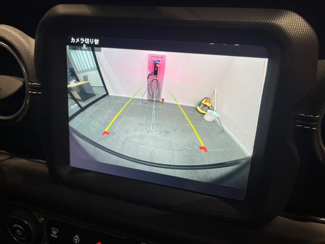 ジープ・ラングラーアンリミテッド サハラ　ワンオーナー　認定中古車　純正ＡＷ　前席シートヒーター　ＬＥＤヘッドライト　純正サイドステップ　ドラレコ（前後）　バック・サイド・フロントカメラ　ＡＣＣ　ＢＳＭ　ステアリングヒーター　ＥＴＣ（17枚目）