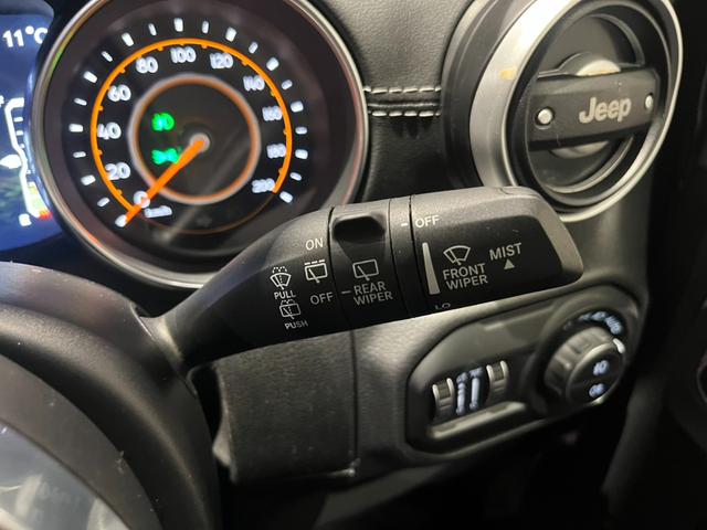 ジープ・ラングラーアンリミテッド サハラ　ワンオーナー　認定中古車　純正ＡＷ　前席シートヒーター　ＬＥＤヘッドライト　純正サイドステップ　ドラレコ（前後）　バック・サイド・フロントカメラ　ＡＣＣ　ＢＳＭ　ステアリングヒーター　ＥＴＣ（24枚目）