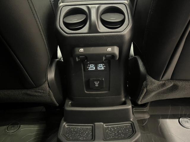 ジープ・ラングラーアンリミテッド サハラ　ワンオーナー　認定中古車　純正ＡＷ　前席シートヒーター　ＬＥＤヘッドライト　純正サイドステップ　ドラレコ（前後）　バック・サイド・フロントカメラ　ＡＣＣ　ＢＳＭ　ステアリングヒーター　ＥＴＣ（29枚目）