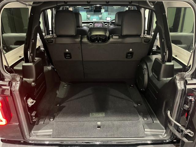 ジープ・ラングラーアンリミテッド サハラ　ワンオーナー　認定中古車　純正ＡＷ　前席シートヒーター　ＬＥＤヘッドライト　純正サイドステップ　ドラレコ（前後）　バック・サイド・フロントカメラ　ＡＣＣ　ＢＳＭ　ステアリングヒーター　ＥＴＣ（30枚目）