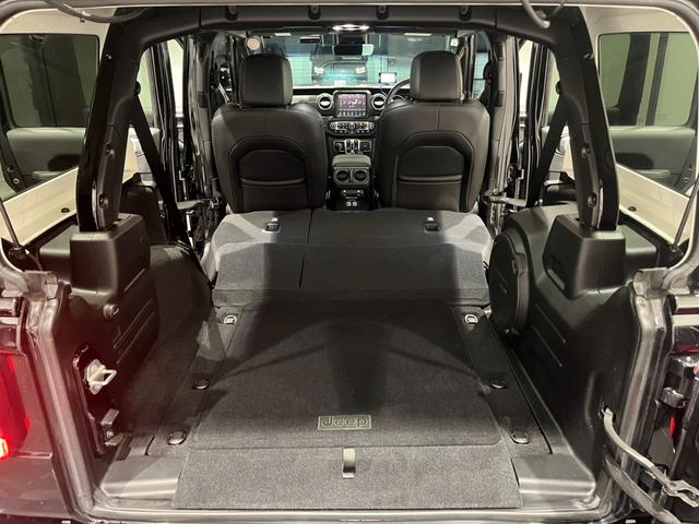 ジープ・ラングラーアンリミテッド サハラ　ワンオーナー　認定中古車　純正ＡＷ　前席シートヒーター　ＬＥＤヘッドライト　純正サイドステップ　ドラレコ（前後）　バック・サイド・フロントカメラ　ＡＣＣ　ＢＳＭ　ステアリングヒーター　ＥＴＣ（32枚目）