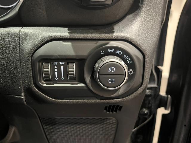 ジープ・ラングラーアンリミテッド サハラ　ワンオーナー　認定中古車　純正ＡＷ　前席シートヒーター　ＬＥＤヘッドライト　純正サイドステップ　ドラレコ（前後）　バック・サイド・フロントカメラ　ＡＣＣ　ＢＳＭ　ステアリングヒーター　ＥＴＣ（36枚目）