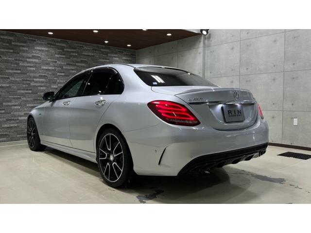 Ｃクラス Ｃ４５０　ＡＭＧ　４マチック　エクスクルーシブＰＫＧ・Ｂｒｕｍｅｓｔｅｒ・レーダーセフティＰＫＧ・ＡＭＧスポーツサス・ＡＭＧ１９インチ・ＨＵＤ・ロゴキャリパー・ＡＭＧデザインエクステリア・クロームエグゾースト・トランクスポイラー（8枚目）