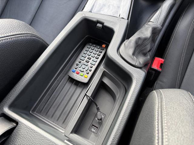 ３シリーズ ３２０ｉ　ｘＤｒｉｖｅ　Ｍスポーツ　レザーシート　１９インチＡＷ　ＴＶチューナー（24枚目）