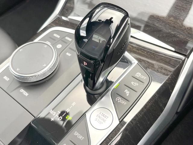 ３シリーズ ３２０ｄ　ｘＤｒｉｖｅ　Ｍスポーツ　デビューパッケージ　サンルーフ　純正ナビ　全周囲カメラ　ＬＥＤヘッドライト　アクティブクルーズ　衝突軽減　黒革シート　シートヒーター　パークディスタンスコントロール　ミラー内蔵ＥＴＣ　パドルシフト（42枚目）