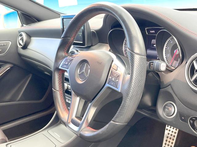 GLAクラス GLA250 4マチック スポーツ AMGレザーエクスクルーシブパッケージ レーダーセーフティパッケージ harman/kardon 黒革シート シートヒーター ディストロニックプラス 純正ナビ バックカメラ ルーフレール パドルシフト(13枚目)