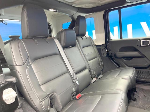 ジープ・ラングラーアンリミテッド サハラ 「Jeep」刺?入り黒革シート シートヒーター アダプティブクルーズコントロール LEDヘッドランプ バック・サイド・フロントカメラ クリアランスソナー 純正ナビTV Bluetooth ETC(11枚目)