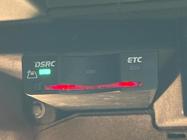 ＴＴクーペ ２．０ＴＦＳＩ　クワトロ　Ｓラインパッケージ　アシスタンスパッケージ　バーチャルコックピット　純正ナビ　バックカメラ　クルーズコントロール　アルカンターラシート　純正１８インチアルミホイール　Ｓラインスポーツサスペンション（8枚目）