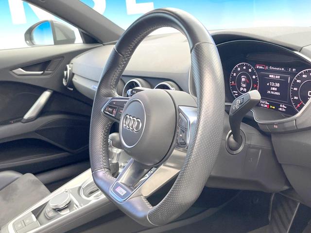 ＴＴクーペ ２．０ＴＦＳＩ　クワトロ　Ｓラインパッケージ　アシスタンスパッケージ　バーチャルコックピット　純正ナビ　バックカメラ　クルーズコントロール　アルカンターラシート　純正１８インチアルミホイール　Ｓラインスポーツサスペンション（10枚目）