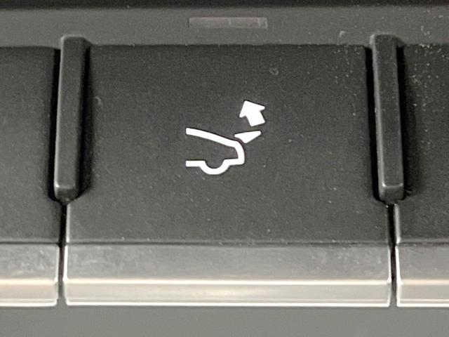 ＴＴクーペ ２．０ＴＦＳＩ　クワトロ　Ｓラインパッケージ　アシスタンスパッケージ　バーチャルコックピット　純正ナビ　バックカメラ　クルーズコントロール　アルカンターラシート　純正１８インチアルミホイール　Ｓラインスポーツサスペンション（25枚目）