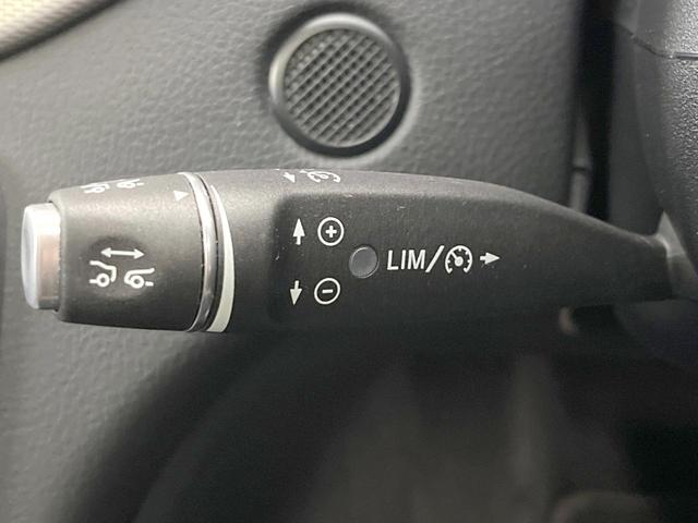 ＧＬＡクラス ＧＬＡ２２０　４マチック　後期モデル　プレミアムパッケージ　レーダーセーフティパッケージ　パノラミックスライデイングルーフ　黒革シート　シートヒーター　ｈａｒｍａｎ／ｋａｒｄｏｎ　純正ナビ　バックカメラ　ＬＥＤヘッドライト（5枚目）