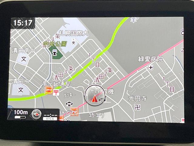 ＧＬＡクラス ＧＬＡ２２０　４マチック　後期モデル　プレミアムパッケージ　レーダーセーフティパッケージ　パノラミックスライデイングルーフ　黒革シート　シートヒーター　ｈａｒｍａｎ／ｋａｒｄｏｎ　純正ナビ　バックカメラ　ＬＥＤヘッドライト（6枚目）