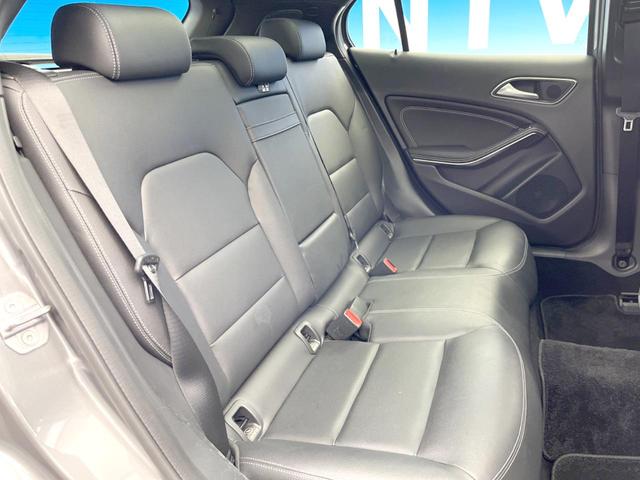 ＧＬＡクラス ＧＬＡ２２０　４マチック　後期モデル　プレミアムパッケージ　レーダーセーフティパッケージ　パノラミックスライデイングルーフ　黒革シート　シートヒーター　ｈａｒｍａｎ／ｋａｒｄｏｎ　純正ナビ　バックカメラ　ＬＥＤヘッドライト（11枚目）
