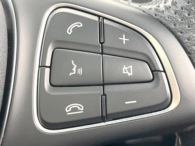 ＧＬＡクラス ＧＬＡ２２０　４マチック　後期モデル　プレミアムパッケージ　レーダーセーフティパッケージ　パノラミックスライデイングルーフ　黒革シート　シートヒーター　ｈａｒｍａｎ／ｋａｒｄｏｎ　純正ナビ　バックカメラ　ＬＥＤヘッドライト（35枚目）