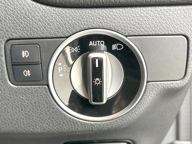 ＧＬＡクラス ＧＬＡ２２０　４マチック　後期モデル　プレミアムパッケージ　レーダーセーフティパッケージ　パノラミックスライデイングルーフ　黒革シート　シートヒーター　ｈａｒｍａｎ／ｋａｒｄｏｎ　純正ナビ　バックカメラ　ＬＥＤヘッドライト（41枚目）