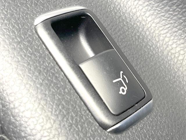ＧＬＡクラス ＧＬＡ２２０　４マチック　後期モデル　プレミアムパッケージ　レーダーセーフティパッケージ　パノラミックスライデイングルーフ　黒革シート　シートヒーター　ｈａｒｍａｎ／ｋａｒｄｏｎ　純正ナビ　バックカメラ　ＬＥＤヘッドライト（42枚目）