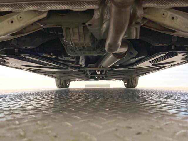 ＧＬＡクラス ＧＬＡ２２０　４マチック　後期モデル　プレミアムパッケージ　レーダーセーフティパッケージ　パノラミックスライデイングルーフ　黒革シート　シートヒーター　ｈａｒｍａｎ／ｋａｒｄｏｎ　純正ナビ　バックカメラ　ＬＥＤヘッドライト（43枚目）