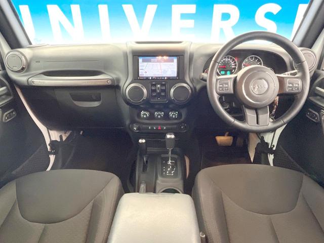 ジープ・ラングラーアンリミテッド スポーツ カロッツェリアナビ 地デジTV ガイドライン付きバックカメラ サイドカメラ クルーズコントロール 純正17インチアルミホイール ダウンヒルアシスト ETC(2枚目)