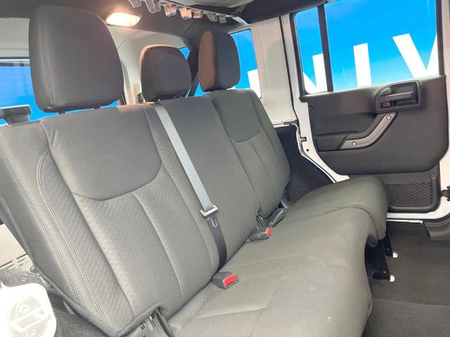 ジープ・ラングラーアンリミテッド スポーツ カロッツェリアナビ 地デジTV ガイドライン付きバックカメラ サイドカメラ クルーズコントロール 純正17インチアルミホイール ダウンヒルアシスト ETC(9枚目)