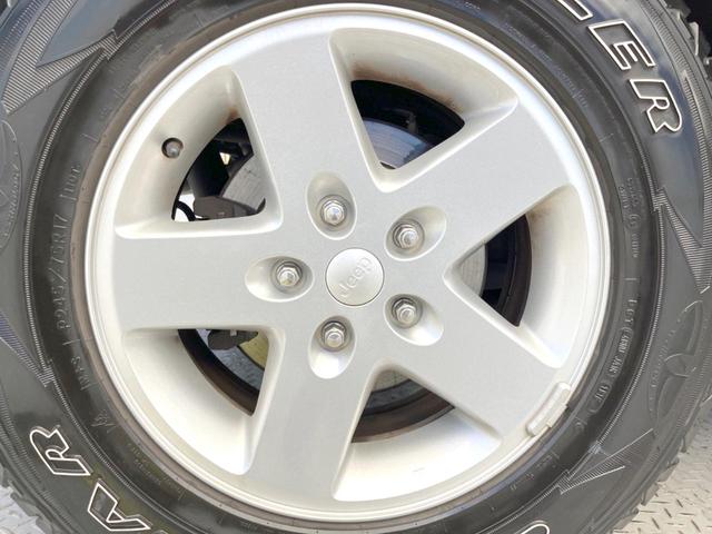 ジープ・ラングラーアンリミテッド スポーツ カロッツェリアナビ 地デジTV ガイドライン付きバックカメラ サイドカメラ クルーズコントロール 純正17インチアルミホイール ダウンヒルアシスト ETC(35枚目)