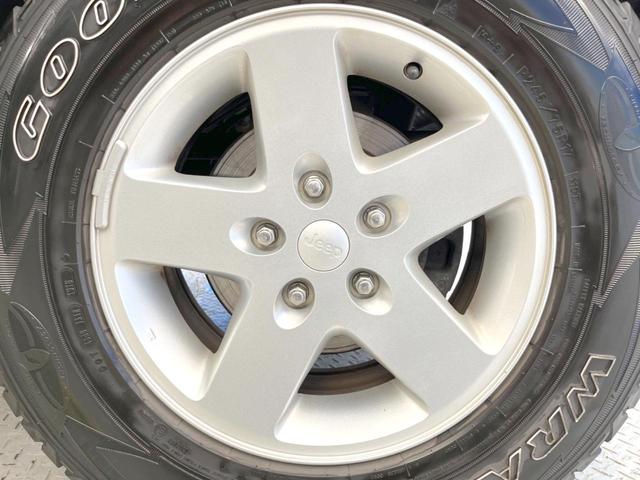 ジープ・ラングラーアンリミテッド スポーツ カロッツェリアナビ 地デジTV ガイドライン付きバックカメラ サイドカメラ クルーズコントロール 純正17インチアルミホイール ダウンヒルアシスト ETC(36枚目)