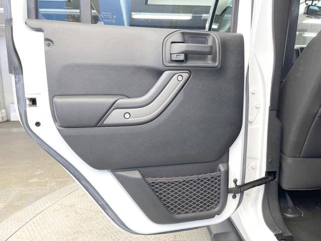 ジープ・ラングラーアンリミテッド スポーツ カロッツェリアナビ 地デジTV ガイドライン付きバックカメラ サイドカメラ クルーズコントロール 純正17インチアルミホイール ダウンヒルアシスト ETC(40枚目)