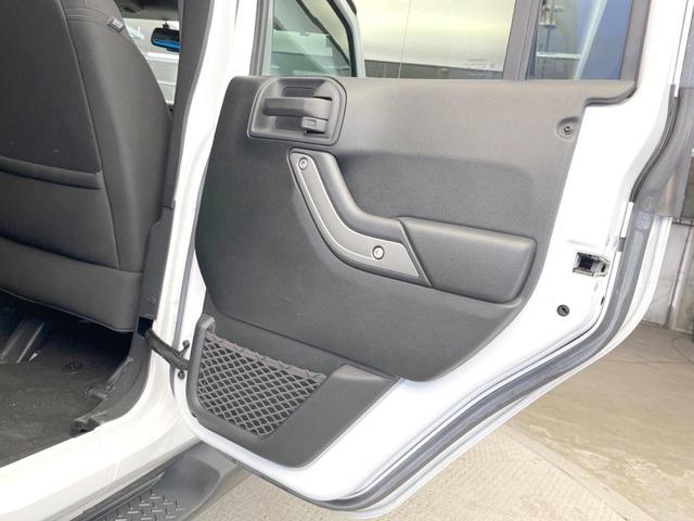 ジープ・ラングラーアンリミテッド スポーツ カロッツェリアナビ 地デジTV ガイドライン付きバックカメラ サイドカメラ クルーズコントロール 純正17インチアルミホイール ダウンヒルアシスト ETC(41枚目)