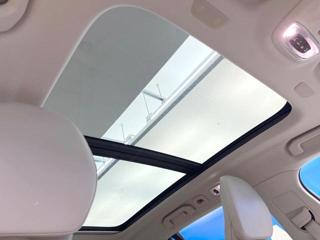 Ｖ６０ クロスカントリー　Ｔ５　ＡＷＤ　プロ　プラスパッケージ　パノラマサンルーフ　ｈａｒｍａｎ／ｋａｒｄｏｎ　アイボリーレザーシート　ベンチレーションシート　シートヒーター　ステアリングヒーター　アダプティブクルーズコントロール（4枚目）