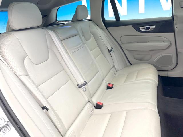 Ｖ６０ クロスカントリー　Ｔ５　ＡＷＤ　プロ　プラスパッケージ　パノラマサンルーフ　ｈａｒｍａｎ／ｋａｒｄｏｎ　アイボリーレザーシート　ベンチレーションシート　シートヒーター　ステアリングヒーター　アダプティブクルーズコントロール（10枚目）