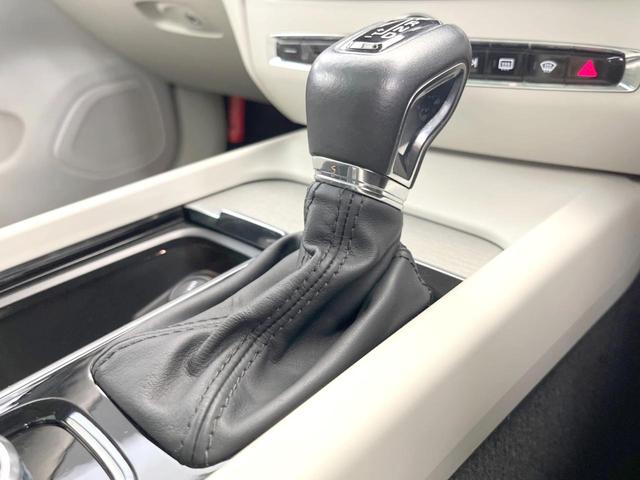 Ｖ６０ クロスカントリー　Ｔ５　ＡＷＤ　プロ　プラスパッケージ　パノラマサンルーフ　ｈａｒｍａｎ／ｋａｒｄｏｎ　アイボリーレザーシート　ベンチレーションシート　シートヒーター　ステアリングヒーター　アダプティブクルーズコントロール（12枚目）