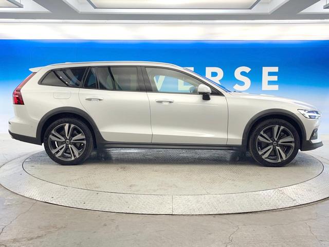Ｖ６０ クロスカントリー　Ｔ５　ＡＷＤ　プロ　プラスパッケージ　パノラマサンルーフ　ｈａｒｍａｎ／ｋａｒｄｏｎ　アイボリーレザーシート　ベンチレーションシート　シートヒーター　ステアリングヒーター　アダプティブクルーズコントロール（20枚目）