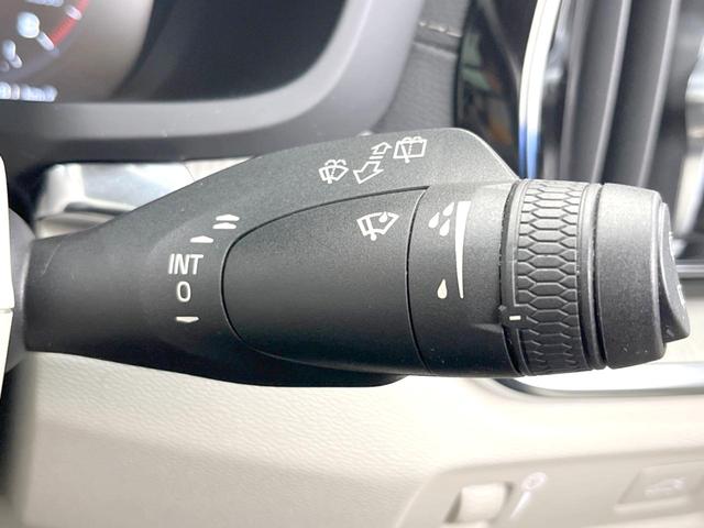 Ｖ６０ クロスカントリー　Ｔ５　ＡＷＤ　プロ　プラスパッケージ　パノラマサンルーフ　ｈａｒｍａｎ／ｋａｒｄｏｎ　アイボリーレザーシート　ベンチレーションシート　シートヒーター　ステアリングヒーター　アダプティブクルーズコントロール（31枚目）