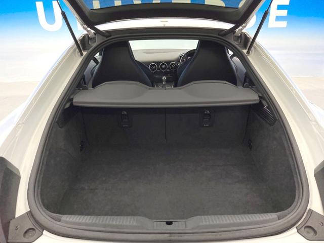 ＴＴクーペ ２．０ＴＦＳＩ　クワトロ　レザーパッケージ　アシスタンスパッケージアドバンスト　マトリクスＬＥＤヘッドライト　純正ナビ　バックカメラ　黒革シート　シートヒーター　バーチャルコックピット　クルーズコントロール　パーキングシステム（11枚目）