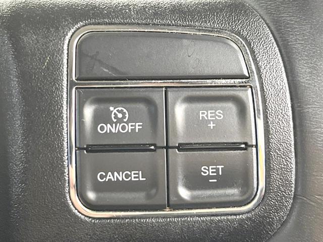 ジープ・ラングラーアンリミテッド サハラ SAHARA刺?入り黒革シート シートヒーター クルーズコントロール メモリナビ バック/サイドカメラ フルセグ Bluetooth接続 オートライト 純正18インチアルミホイール ETC車載器(7枚目)