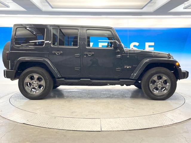 ジープ・ラングラーアンリミテッド サハラ SAHARA刺?入り黒革シート シートヒーター クルーズコントロール メモリナビ バック/サイドカメラ フルセグ Bluetooth接続 オートライト 純正18インチアルミホイール ETC車載器(19枚目)