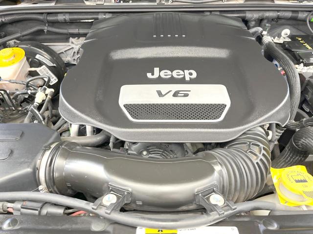 ジープ・ラングラーアンリミテッド サハラ SAHARA刺?入り黒革シート シートヒーター クルーズコントロール メモリナビ バック/サイドカメラ フルセグ Bluetooth接続 オートライト 純正18インチアルミホイール ETC車載器(20枚目)