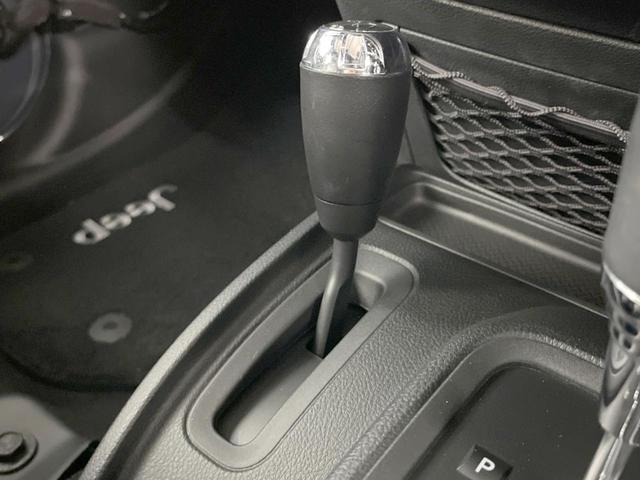 ジープ・ラングラーアンリミテッド サハラ SAHARA刺?入り黒革シート シートヒーター クルーズコントロール メモリナビ バック/サイドカメラ フルセグ Bluetooth接続 オートライト 純正18インチアルミホイール ETC車載器(27枚目)