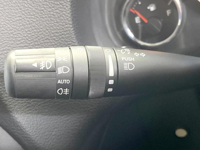 ジープ・ラングラーアンリミテッド サハラ SAHARA刺?入り黒革シート シートヒーター クルーズコントロール メモリナビ バック/サイドカメラ フルセグ Bluetooth接続 オートライト 純正18インチアルミホイール ETC車載器(31枚目)