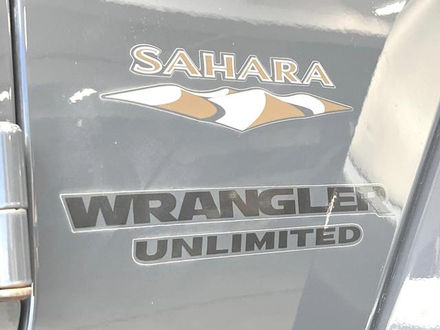ジープ・ラングラーアンリミテッド サハラ SAHARA刺?入り黒革シート シートヒーター クルーズコントロール メモリナビ バック/サイドカメラ フルセグ Bluetooth接続 オートライト 純正18インチアルミホイール ETC車載器(35枚目)