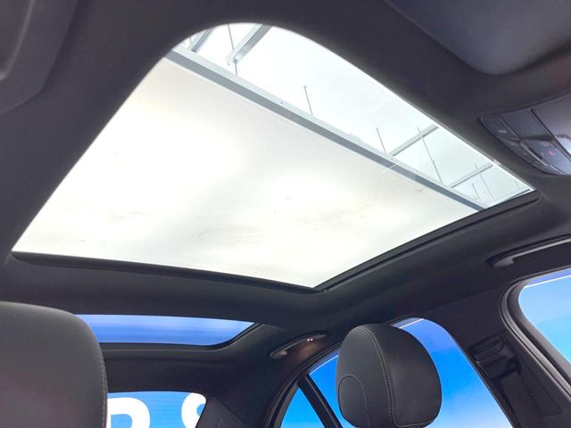 Ｃクラス Ｃ２００　４マチックロレウスエデシンスポーツプラスＰ　特別仕様車　パノラミックスライディングルーフ　レーダーセーフティパッケージ　エアサスペンション　ヘッドアップディスプレイ　黒革シート　パワーシート　シートヒーター　マルチビームＬＥＤ　純正ナビＴＶ（4枚目）