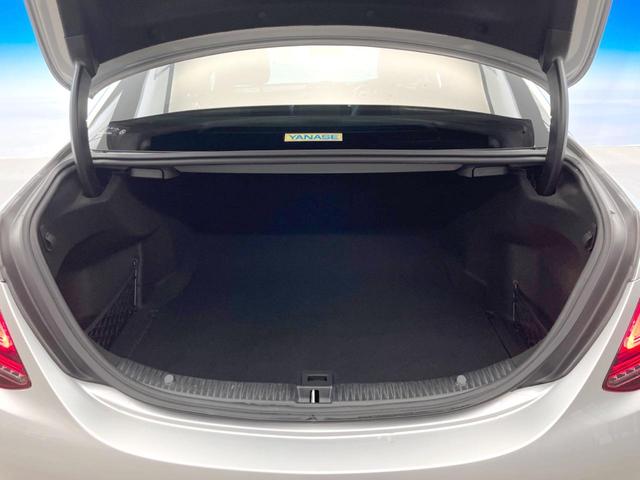 Ｃクラス Ｃ２００　４マチックロレウスエデシンスポーツプラスＰ　特別仕様車　パノラミックスライディングルーフ　レーダーセーフティパッケージ　エアサスペンション　ヘッドアップディスプレイ　黒革シート　パワーシート　シートヒーター　マルチビームＬＥＤ　純正ナビＴＶ（19枚目）