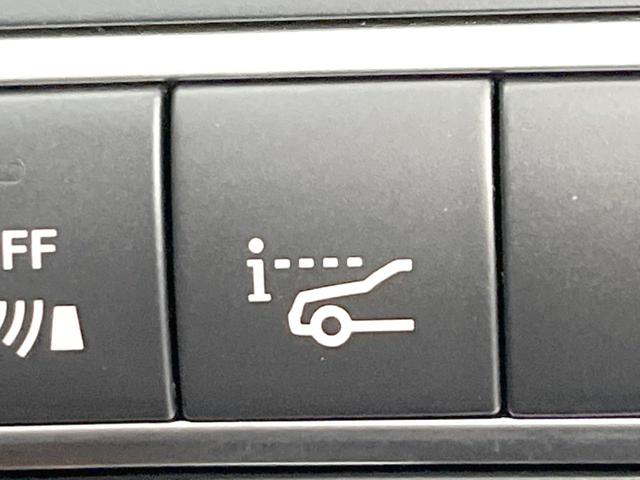 Ｃクラス Ｃ２００　４マチックロレウスエデシンスポーツプラスＰ　特別仕様車　パノラミックスライディングルーフ　レーダーセーフティパッケージ　エアサスペンション　ヘッドアップディスプレイ　黒革シート　パワーシート　シートヒーター　マルチビームＬＥＤ　純正ナビＴＶ（42枚目）