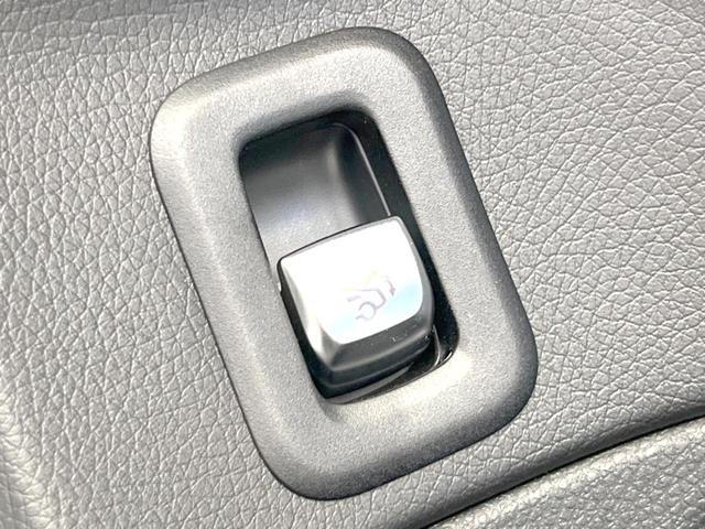 Ｃクラス Ｃ２００　４マチックロレウスエデシンスポーツプラスＰ　特別仕様車　パノラミックスライディングルーフ　レーダーセーフティパッケージ　エアサスペンション　ヘッドアップディスプレイ　黒革シート　パワーシート　シートヒーター　マルチビームＬＥＤ　純正ナビＴＶ（43枚目）