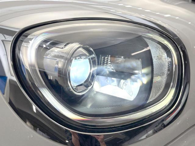 ＭＩＮＩ クーパーＤ　クロスオーバー　オール４　ペッパーパッケージ　アダプティブＬＥＤヘッドランプ　アクティブクルーズコントロール　シートヒーター　電動リアゲート　バックカメラ　クリアランスソナー　純正ナビ　Ｂｌｕｅｔｏｏｔｈ　ＥＴＣ（9枚目）