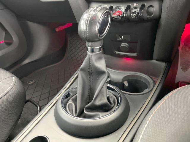 ＭＩＮＩ クーパーＤ　クロスオーバー　オール４　ペッパーパッケージ　アダプティブＬＥＤヘッドランプ　アクティブクルーズコントロール　シートヒーター　電動リアゲート　バックカメラ　クリアランスソナー　純正ナビ　Ｂｌｕｅｔｏｏｔｈ　ＥＴＣ（34枚目）