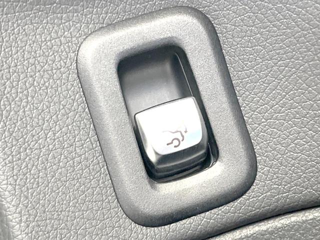 Cクラス C200 4マチックアバンギャルド AMGライン レーダーセーフティーパッケージ ベーシックパッケージ レザーエクスクルーシブパッケージ 革シート 純正ナビ アダプティブクルーズコントロール BLUETOOTH バックカメラ スマートキー ETC(41枚目)