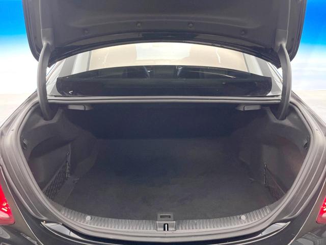 Cクラス C200 4マチックアバンギャルド AMGライン レーダーセーフティパッケージ ベーシックパッケージ 黒革シート シートヒーター ディストロニックプラス 純正ナビ バックカメラ パークトロニック LEDヘッドライト ブラインドスポットアシスト(12枚目)